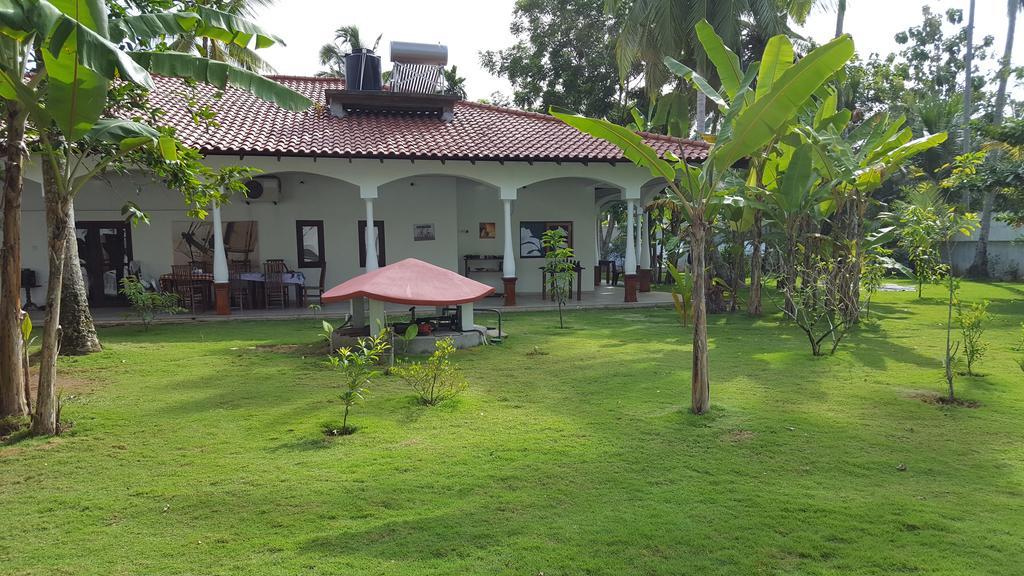 Lucas Hotel Kosgoda Exterior photo